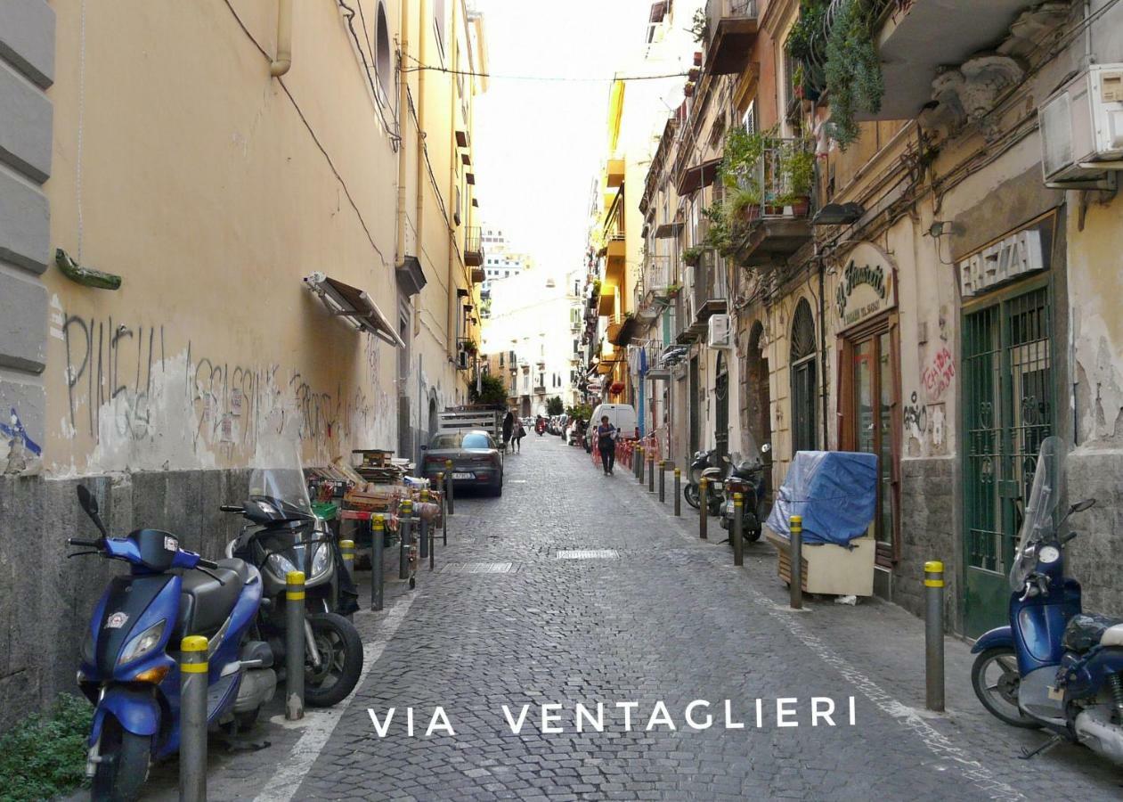 Готель Centro Storico - Fermata Montesanto Неаполь Екстер'єр фото